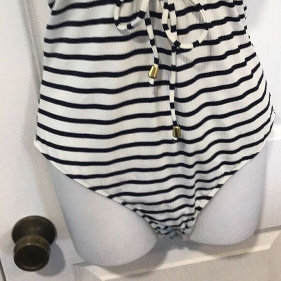 Swim, New Look Womens Swim Suit, size M, One Piece, New with Tags - Picture 3 of 6